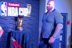 约基奇有如此凶神恶煞的哥哥，多特不怕挨揍啊？