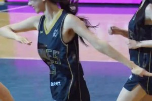 这个兄真喜😍 啦啦队穿上篮球衣的魅力真是盖不住！